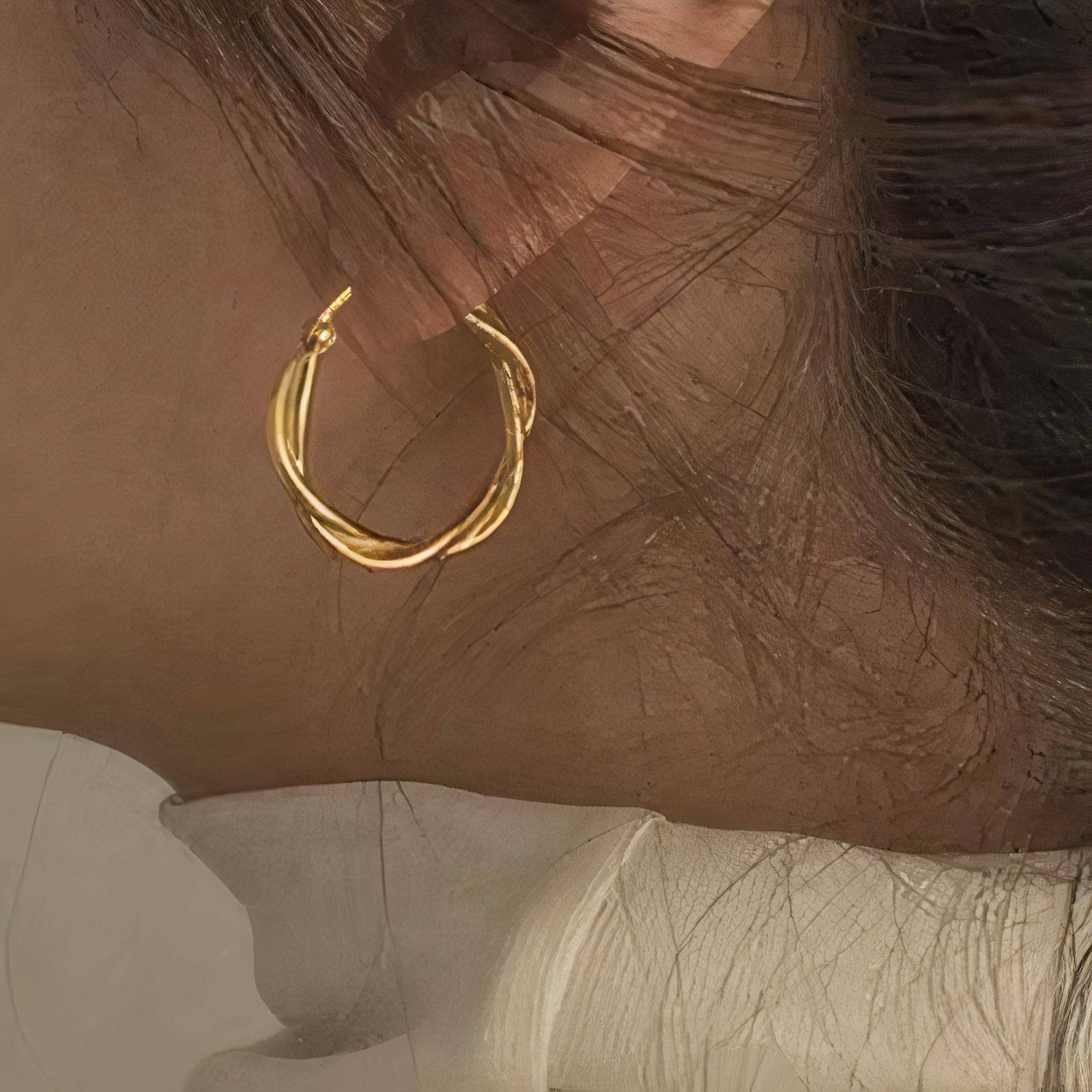Essential Twisty Hoop - Cadena Jewellery